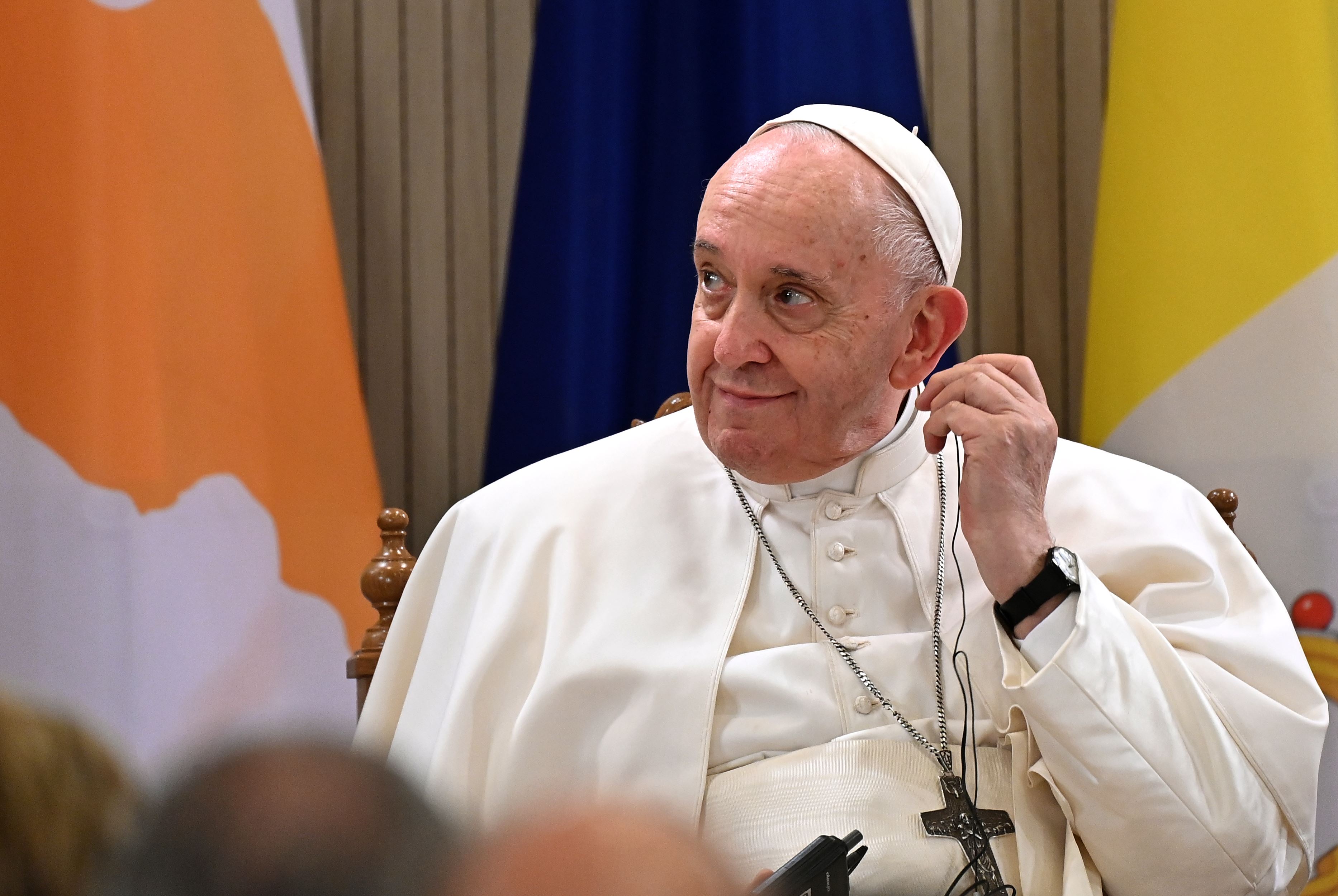 البابا فرنسيس من قبرص: عندما أفكر في لبنان أشعر بقلق شديد