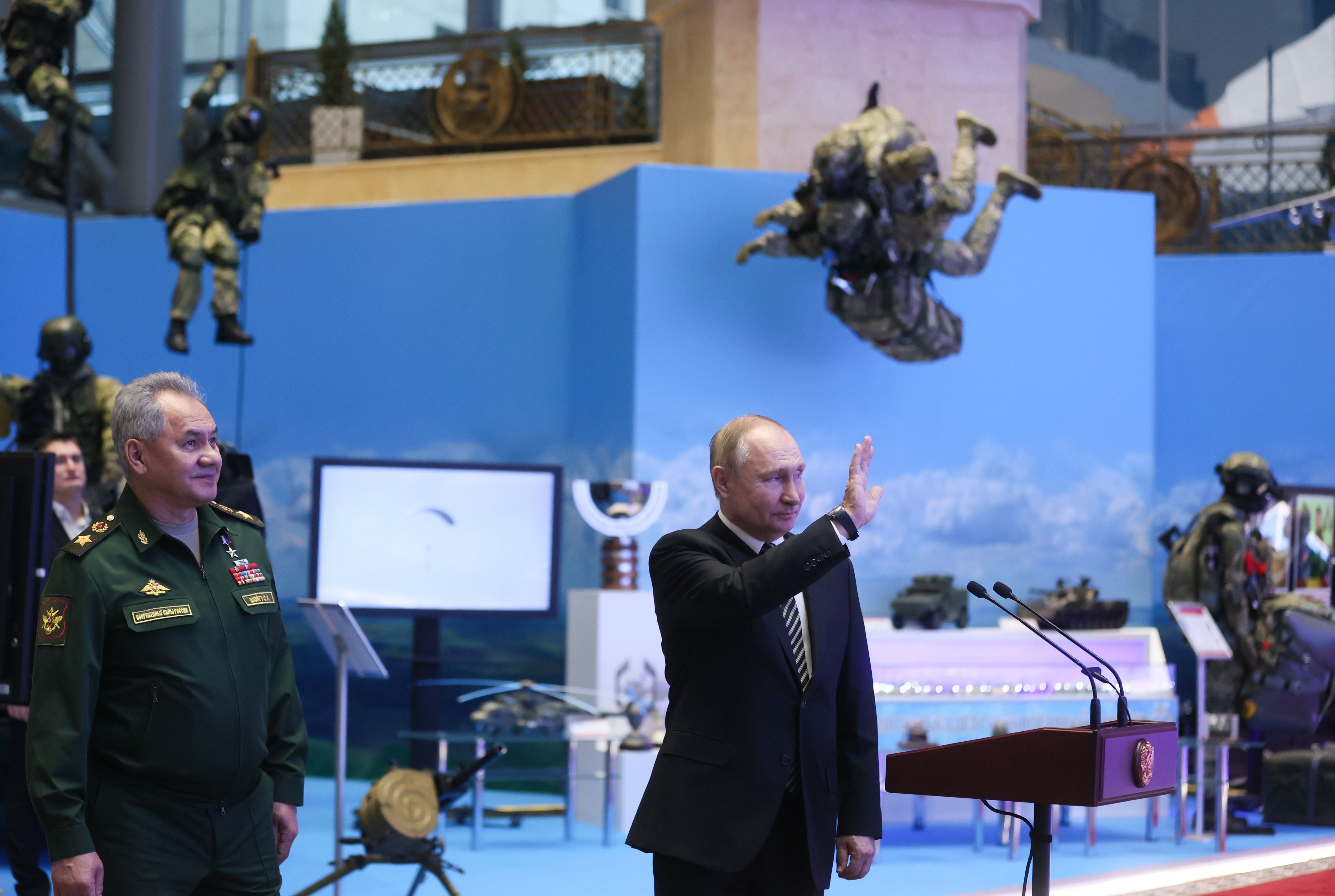 جديد المواجهة الروسية - الاوكرانية: بوتين يلوّح بتدابير عسكرية!