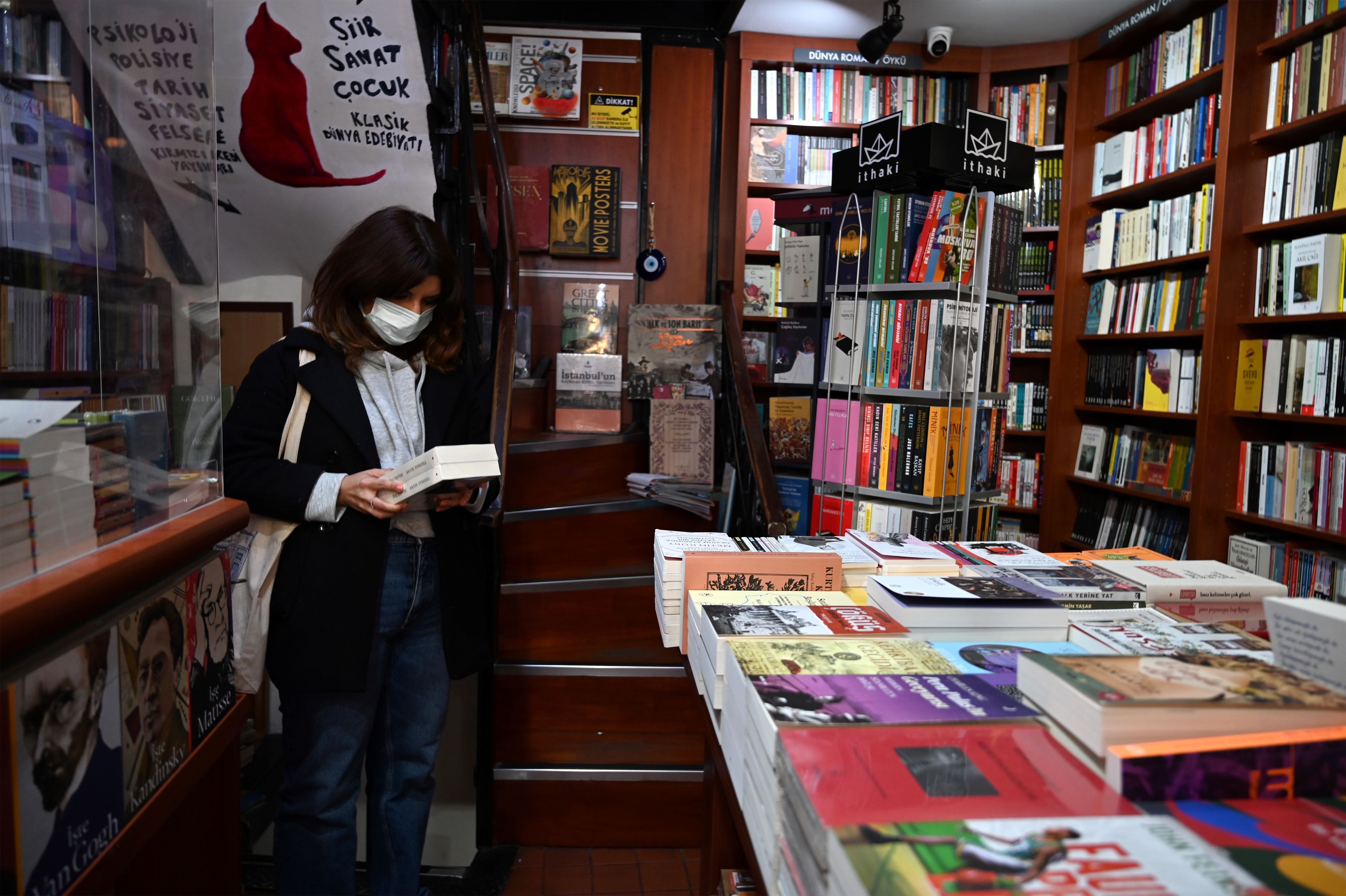 أزمة ثقافية مرتقبة والأتراك يرفعون الصوت: الكتب "بأهميّة الطعام"!
