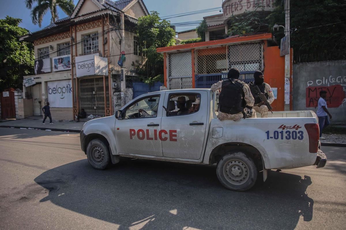 فوضى أمنية عارمة.. رصاص العصابات يقتل صحافيَّين في هايتي!