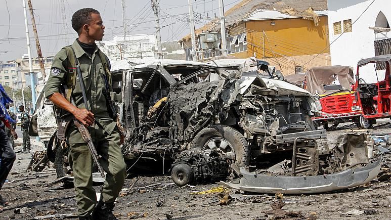 انفجار سيارة مفخخة في الصومال .. هل ينسف الانتخابات؟ 