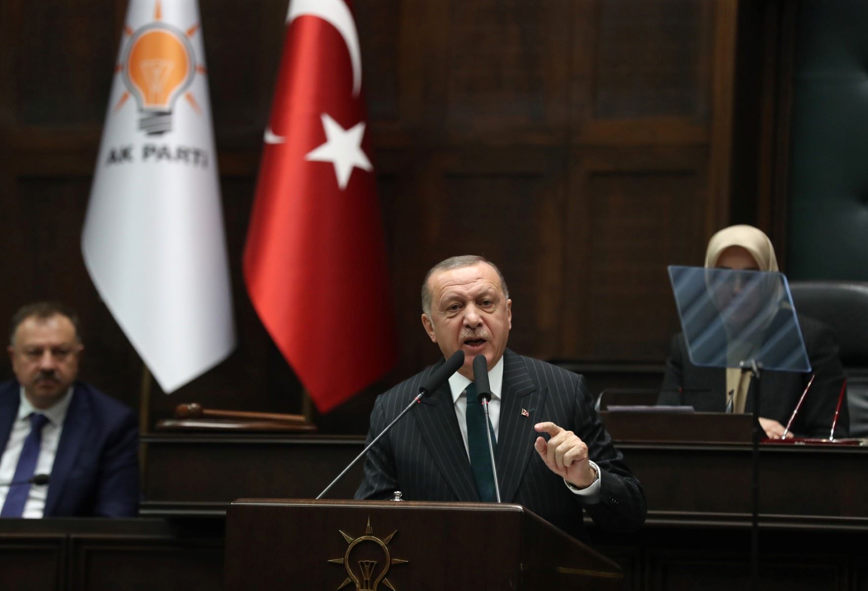 استقالات جماعية تعصف بحزب أردوغان.. فماذا ينتظره في 2023؟