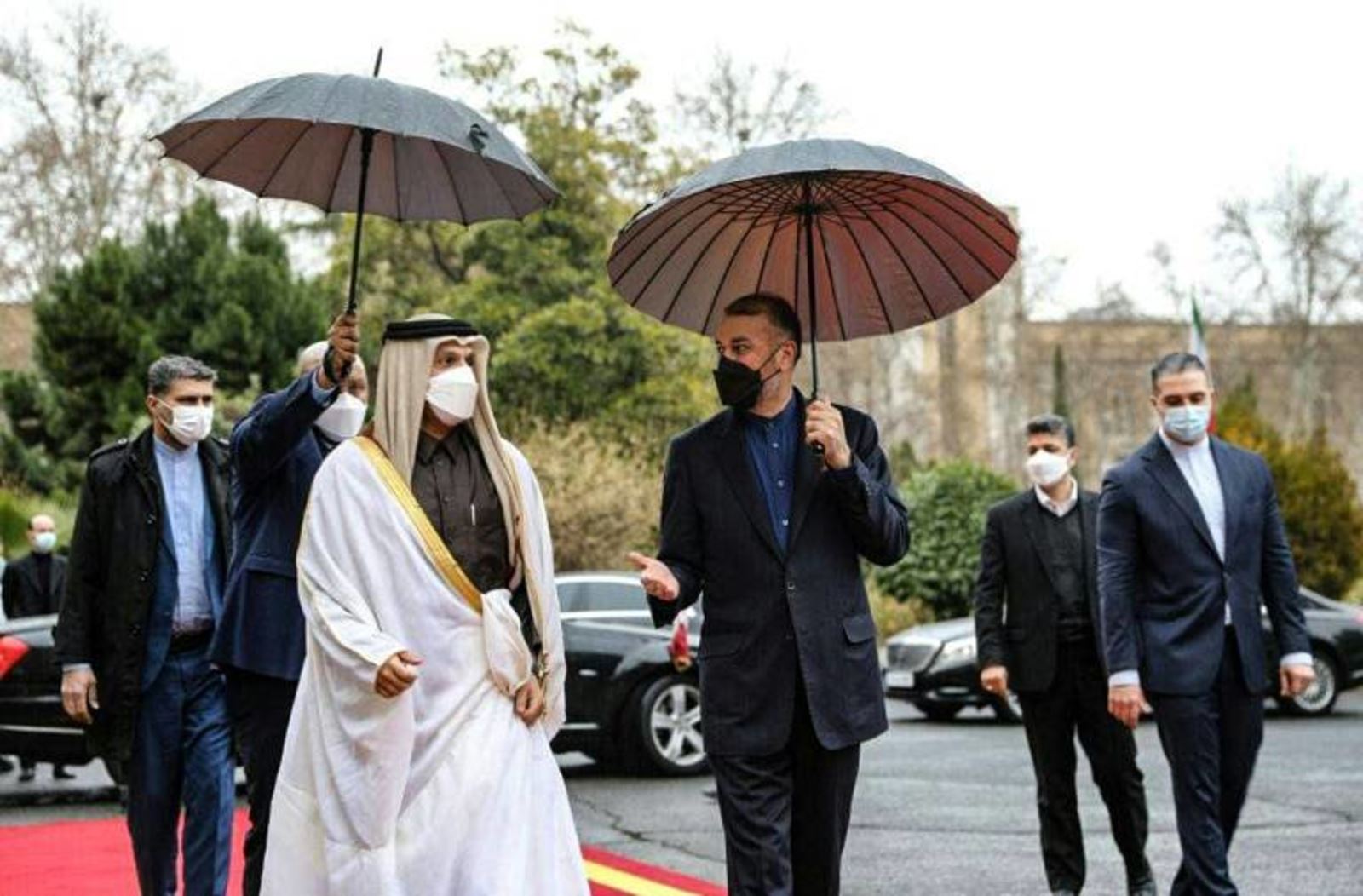 وزير الخارجية القطرية في طهران قبل أيام من لقاء الأمير تميم وبايدن
