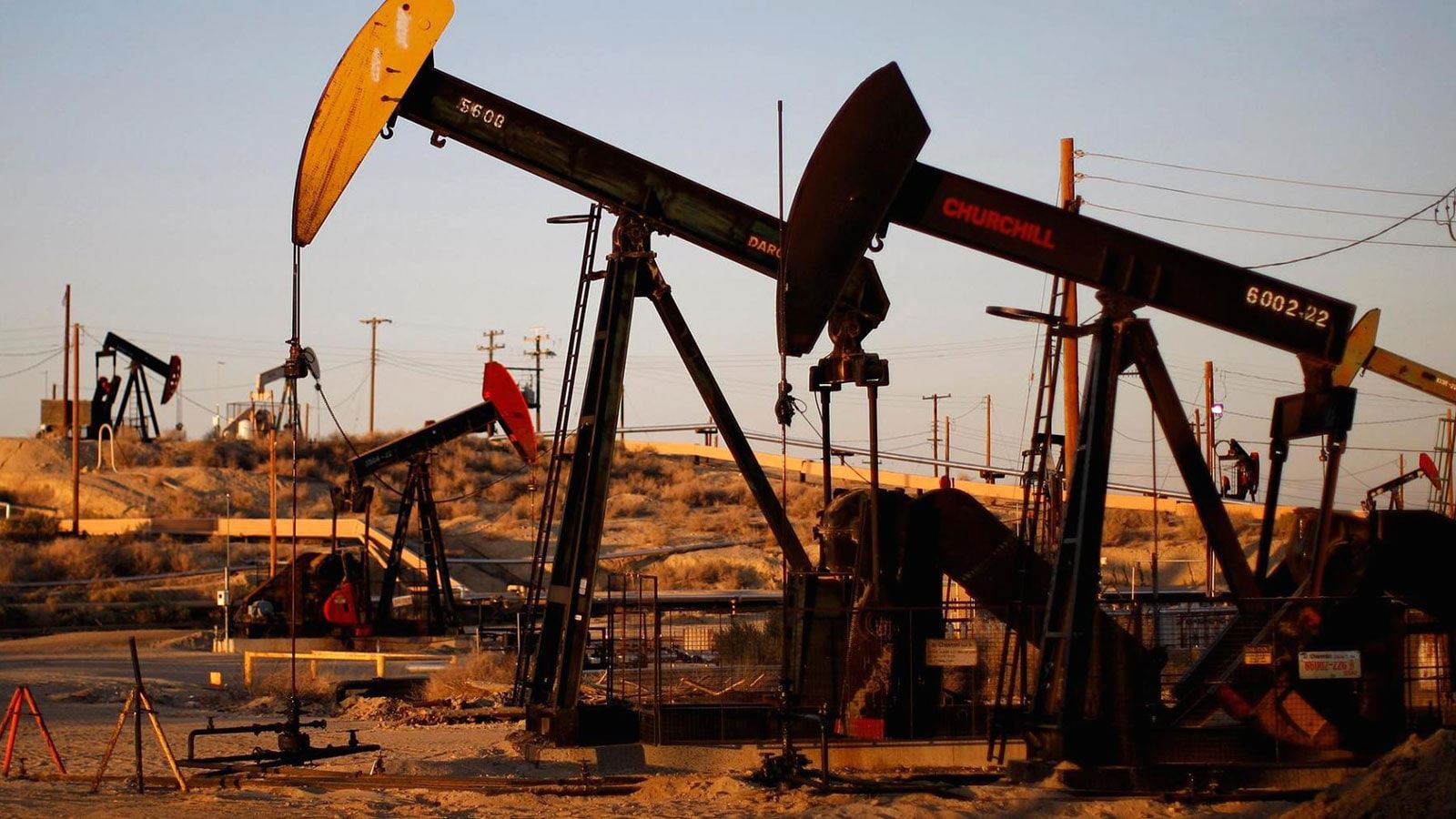 النفط عند أعلى مستوياته في 7 سنوات.. ما السبب؟