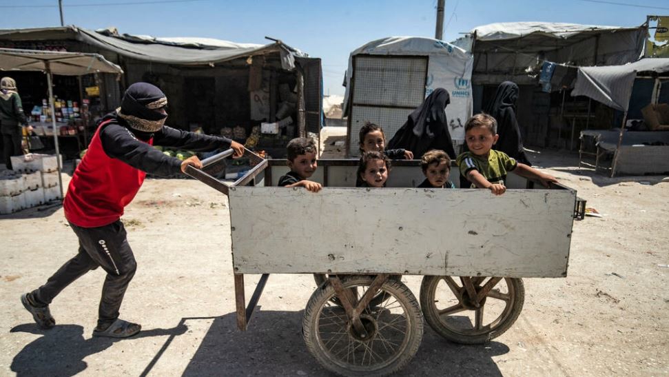 أطفال قد يشيخون في مخيمات سوريا!