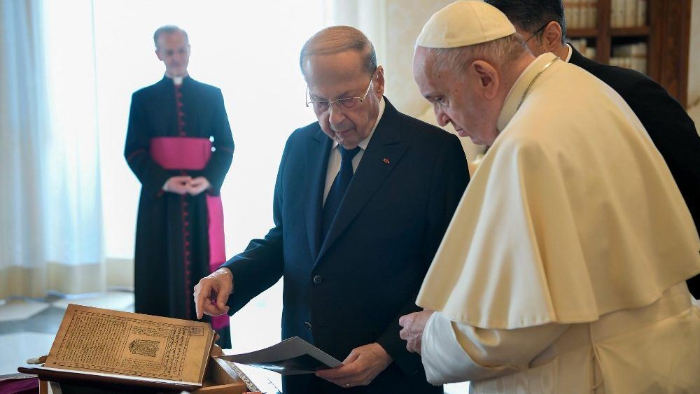 "خطأ بروتوكولي تاريخي".. ماذا حصل بين الرئاسة اللبنانية والفاتيكان؟
