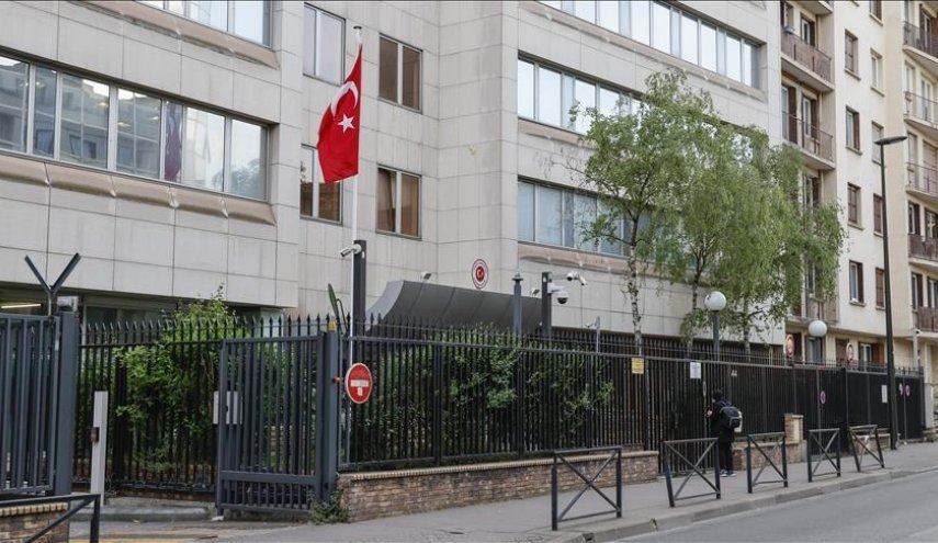 باريس تندّد بالاعتداء على القنصليّة التركية