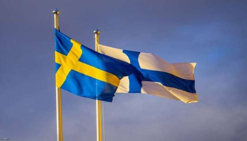 فنلندا والسويد تقدمان طلبَي انضمامهما للحلف الأطلسي بشكل رسمي 
