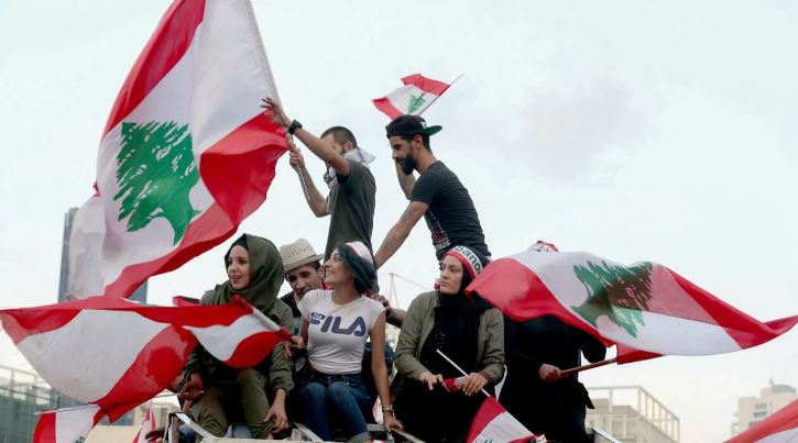 "شباب 17 تشرين" يحصدون أولى ثمار ثورتهم في لبنان