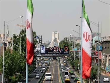 بعد التشدد.. لماذا تعتمد إيران سياسة الليونة الآن؟