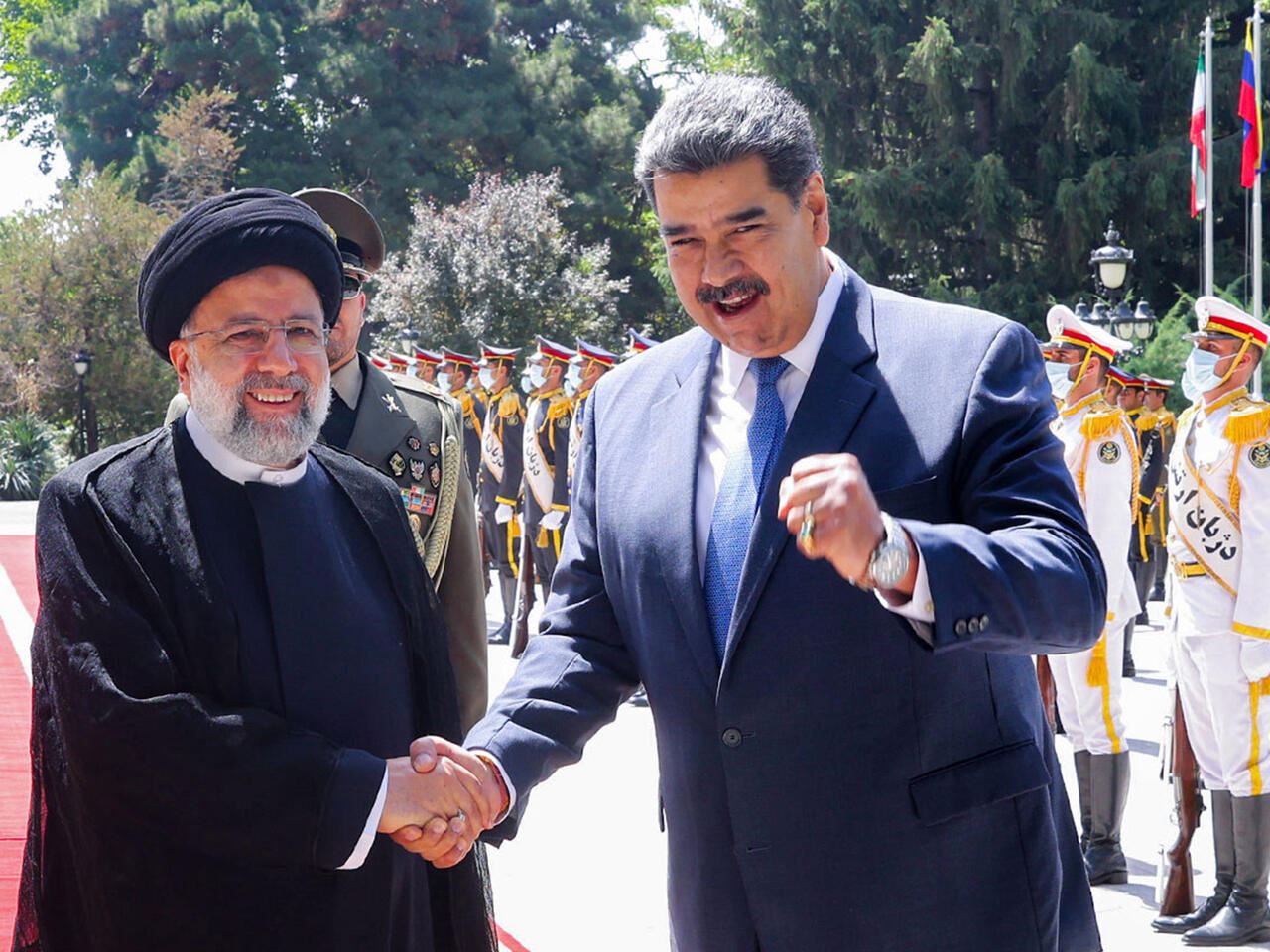 إيران وفنزويلا توقعان "اتفاق تعاون استراتيجي"
