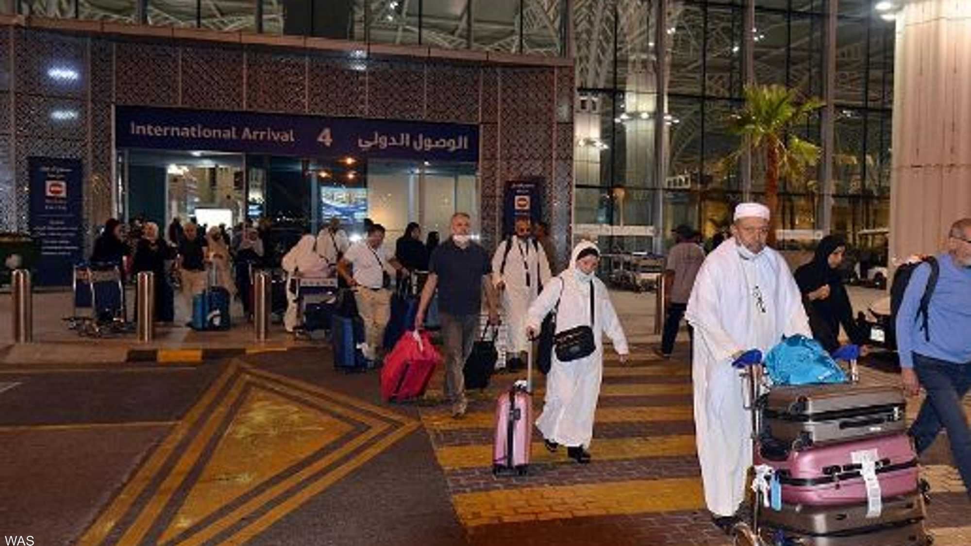 السعودية تعلن وصول 358 ألف حاج إلى المدينة المنورة
